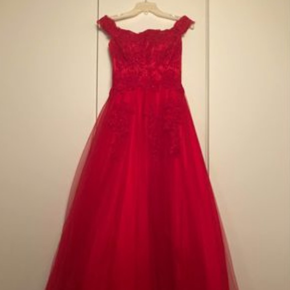 I am selling my long red prom dress. I only worn it once - Picture 9 of 10